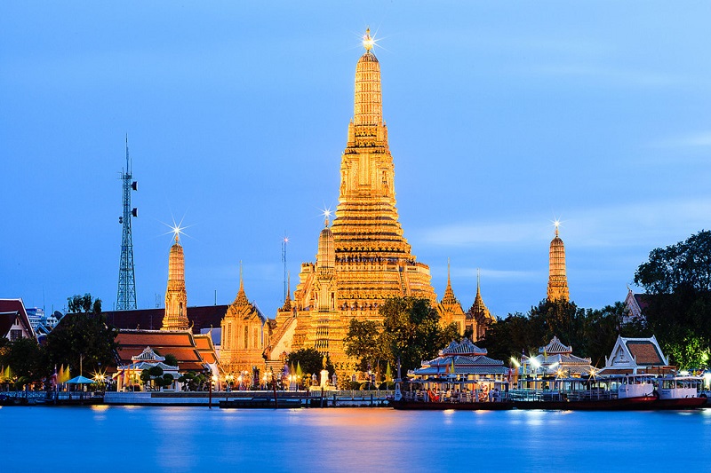 Wat Arun, ngôi đền thiên nga nằm bên sông Chao Phaya