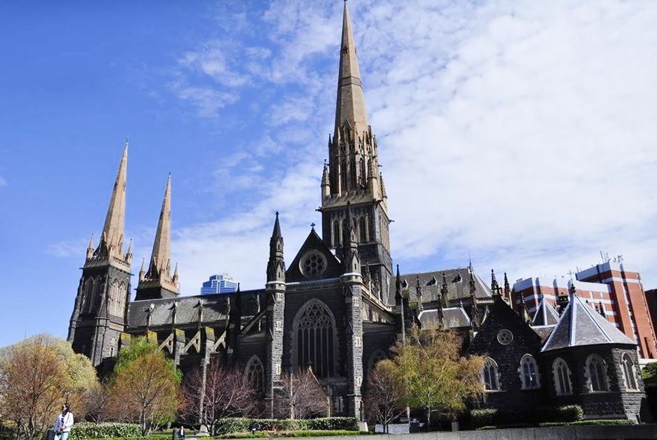 Nhà thờ Thánh Patrick là nhà thờ Mẹ của Tổng giáo phận Công giáo ở Melbourne. Kiến trúc tân Gothic khiến nhà thờ trở thành một trong những nhà thờ hấp dẫn nhất ở Úc...