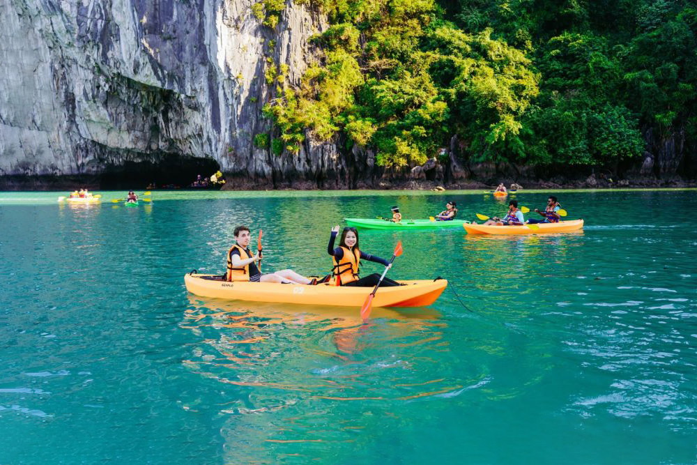 SG11 Day 06 Halong Kayaking