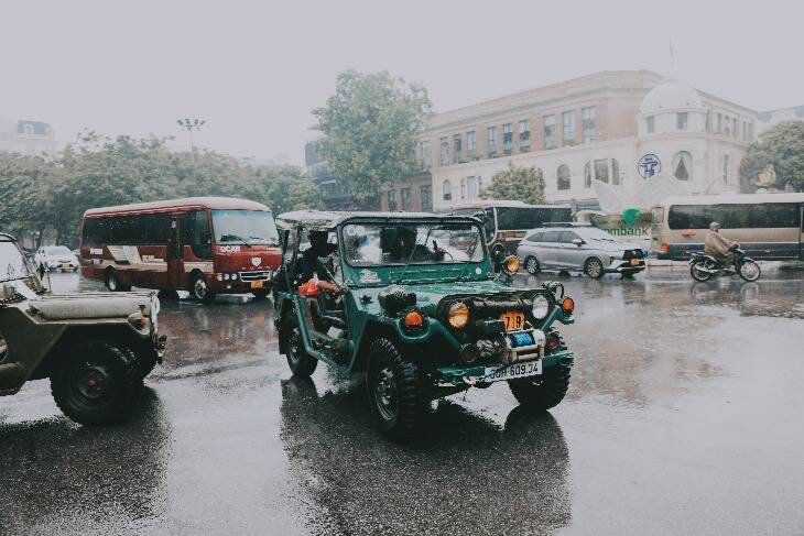 Hanoi, Ninh Binh and Halong Bay. Jeeps Tour in Hanoi