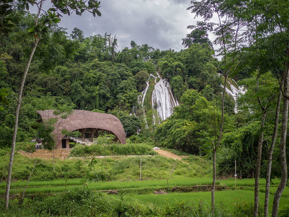 Tat Nang Waterfall - Mai Chau