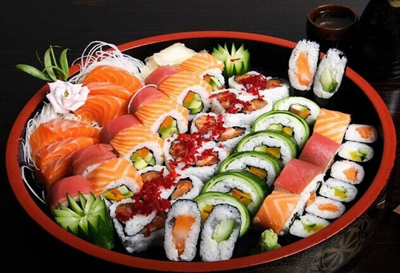 Sushi, một món ngon nổi tiếng khi nghĩ về ẩm thực Nhật Bản