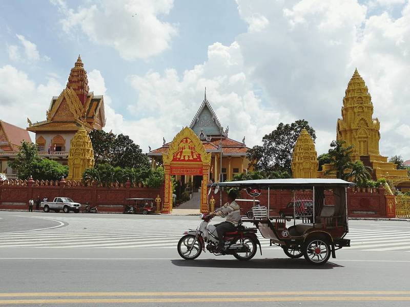 Xe Tuk-tuk là phương tiện rất phổ biến ở Phnom Penh