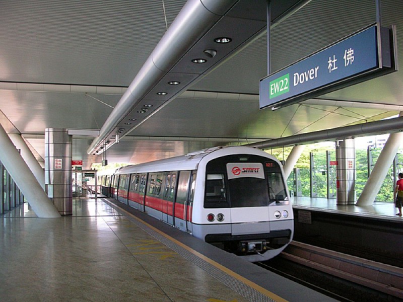 Hệ thống tàu điện MRT ở Sing cực kì hiện đại 