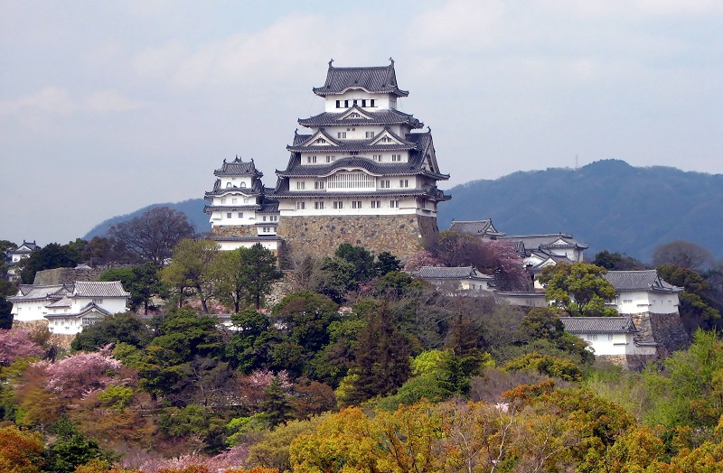 Đỉnh đồi Himeyama - nơi lâu đài Himeji tọa lạc