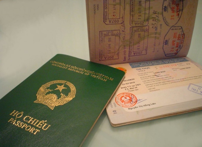 Mang theo hộ chiếu khi du lịch Thái Lan