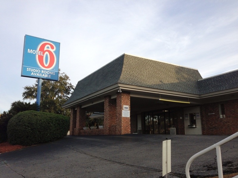 Motel 6 là một chuỗi khách sạn giá rẻ có mặt ở khắp nơi trên nước Mỹ