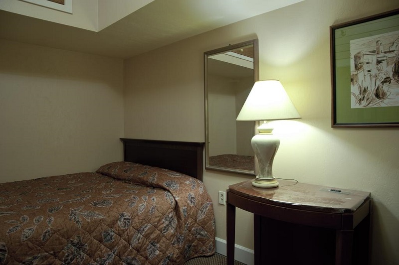 Phòng ngủ ấm cúng tại European Hostel ở Mỹ