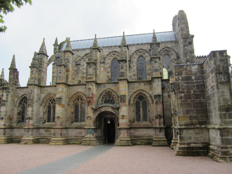 Nhà nguyện Rosslyn vốn được xây dựng từ thế kỉ 15