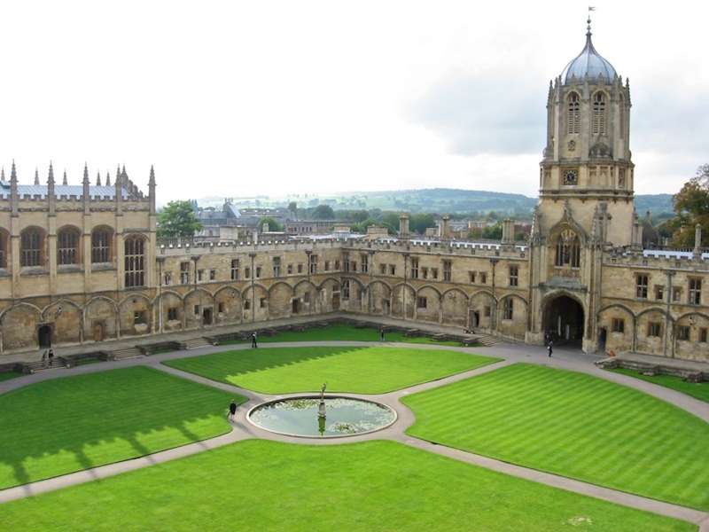 Đại học Oxford là nơi quay bộ phim Harry Porter và Chúa tẻ những chiếc nhẫn 