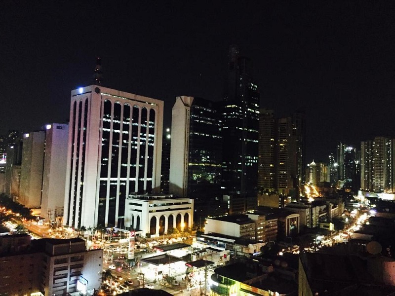 Khung cảnh về đêm tại khách sạn Dragonlink Suites ở Manila, Philippines
