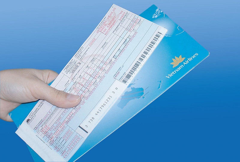 In giấy booking vé máy bay để đem theo trong hành trình du lịch Nhật Bản tự túc