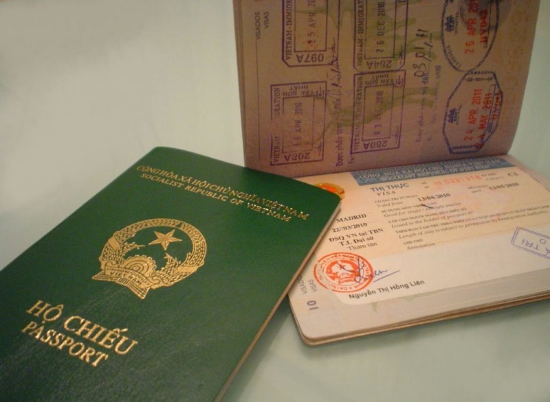 Hộ chiếu là một trong những loại giấy tờ khong thể thiếu khi xin visa du lịch Nhật Bản tự túc
