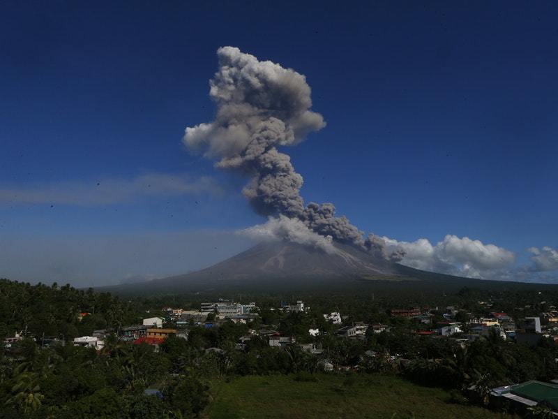 Philippines là nơi có những ngọn núi lửa vẫn còn hoạt động hiếm hoi ở Đông Nam Á 