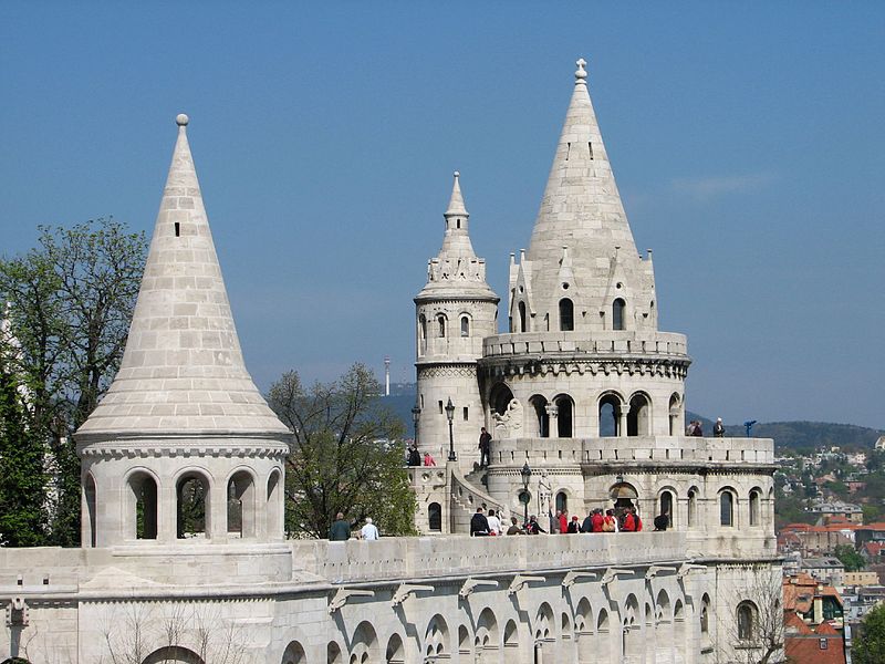 Pháo đài Fisherman's Bastion gồm 7 toà tháp tượng trưng cho dân tộc của Hungary 