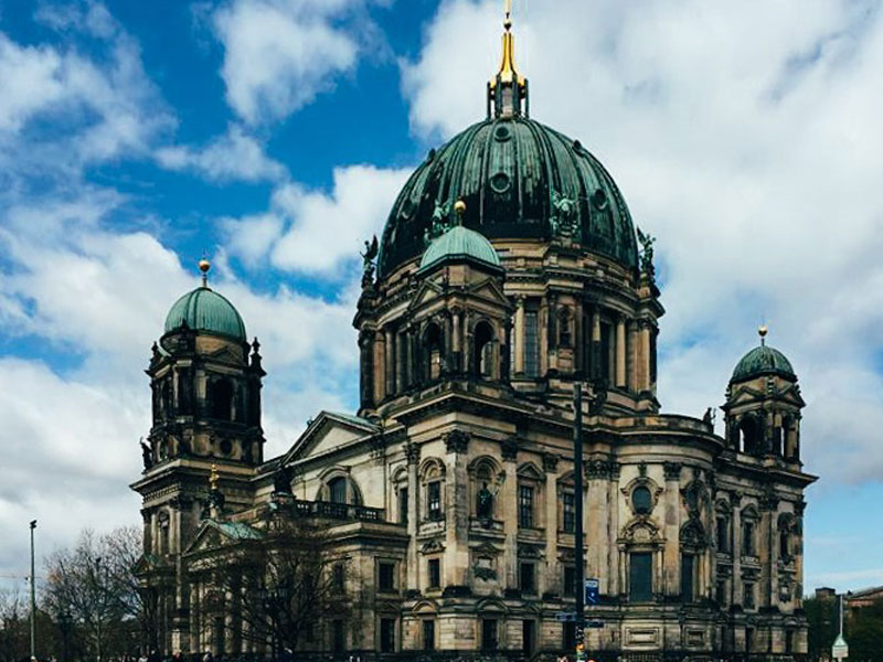 Nhà thờ The Dom là nhà thờ lớn nhất và ấn tượng nhất ở Berlin 