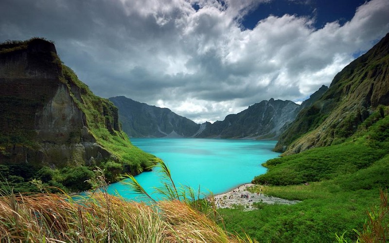 Khám phá thiên nhiên tươi đẹp của hồ Pinatubo