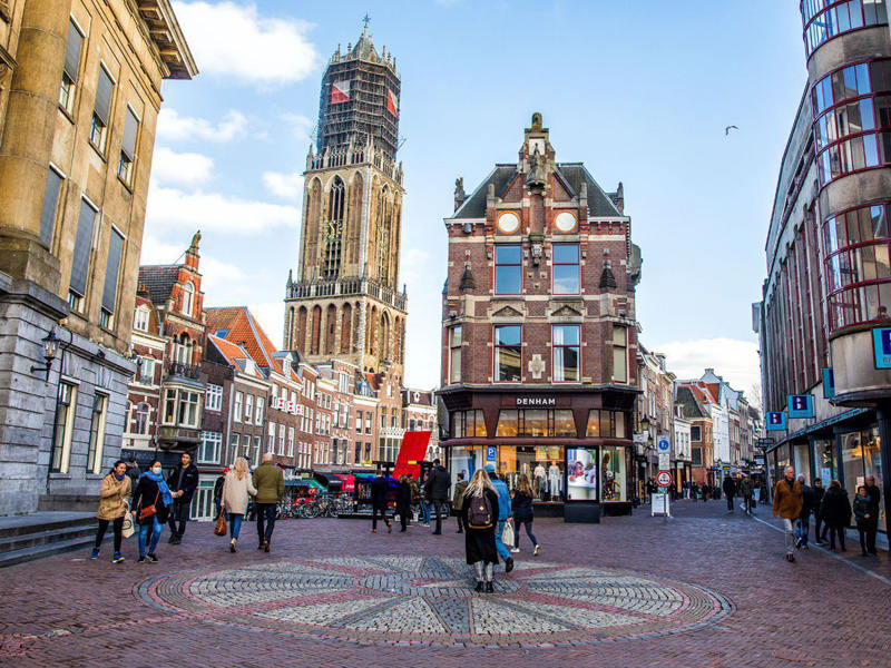 Utrecht là môt thành phố rất phát triển, chỉ cách Amsterdam chưa đầy 1h đi xe