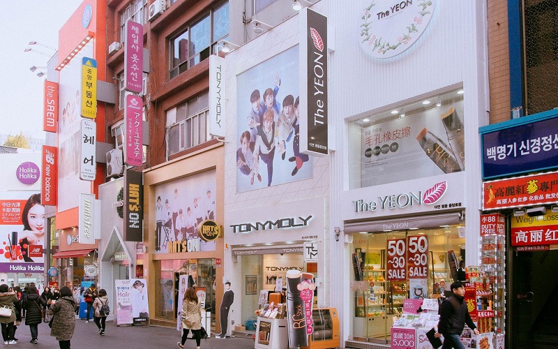 Myeongdong - khu phố mua sắm nổi tiếng tại Hàn Quốc