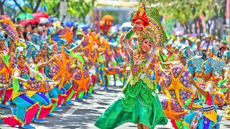 Khung cảnh lễ hội đặc sắc tại Philippines