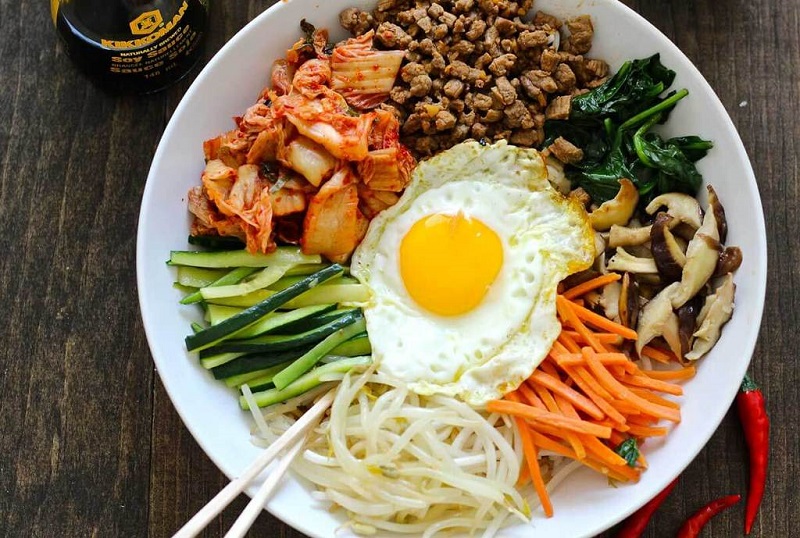 Cơm trộn Bibimbap Hàn Quốc