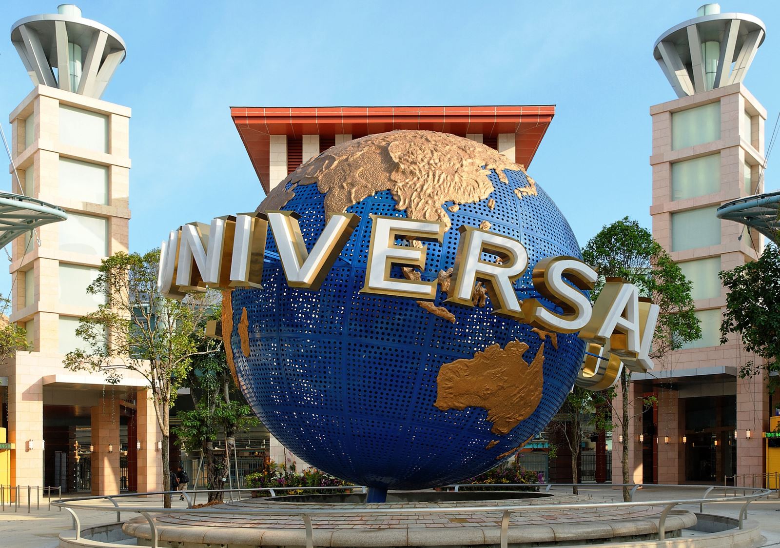 COMBO: Universal Studios Singapore® & S.E.A. Aquarium™