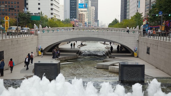 Suối Cheonggyecheon (Seoul)